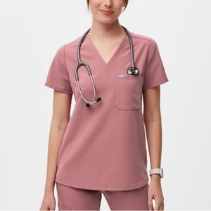 Figs Catarina One-Pocket Scrub Top in Mauve size XS